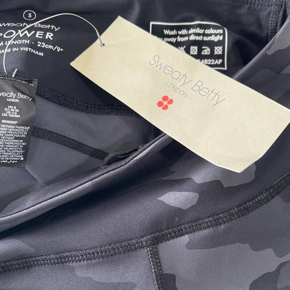 Sweaty BETTY POWER HIGH WAIST POCKET BIKER SHORTS BLACK TONAL CAMO SIZE 4-6 NWT - Picture 13 of 15